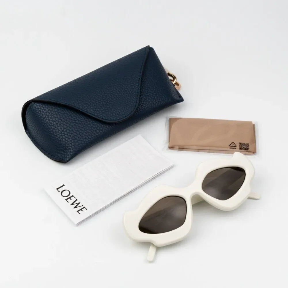 Loewe sunglasses lw40109u